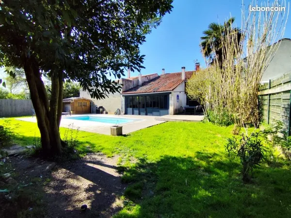 MAISON FAMILIALE - AIGREFEUILLE Centre - 6 chambres + bureau + salle de jeux - sur parcelle 8093m²