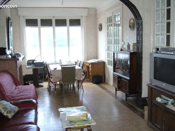 SOMAIN , Belle Maison Bourgeoise, idéal grande famille ou profession libérale