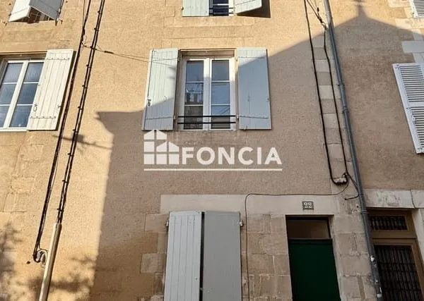 Bien immobilier de rendement Vente Poitiers  105m² 302500€