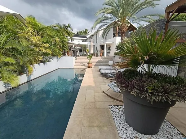 Maison 6 pièces 275 m²