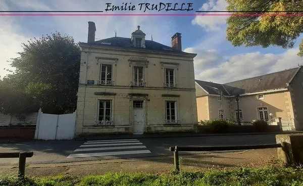 Dpt Sarthe (72), à vendre LA CHARTRE SUR LE LOIR maison 5/6 chambres BORD DE LOIR terrain de 275m²