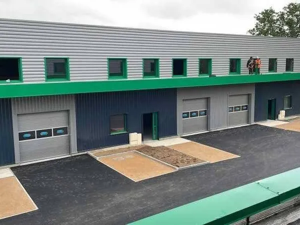 Local d'activité 230 m²