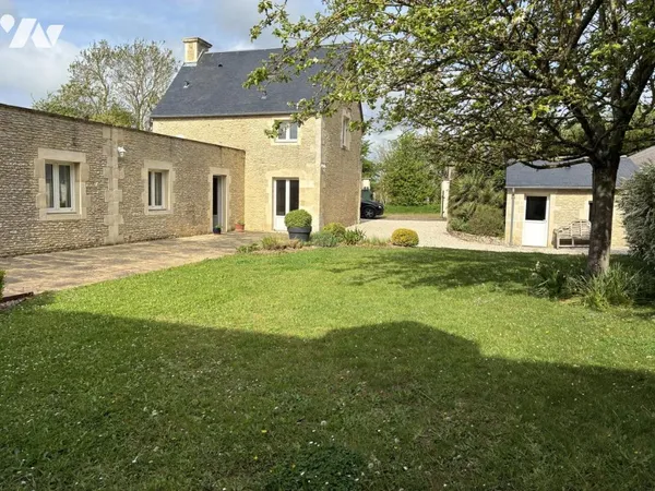 Maison 8 pièces 266 m²