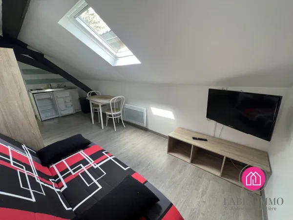 Studio neuf en étage