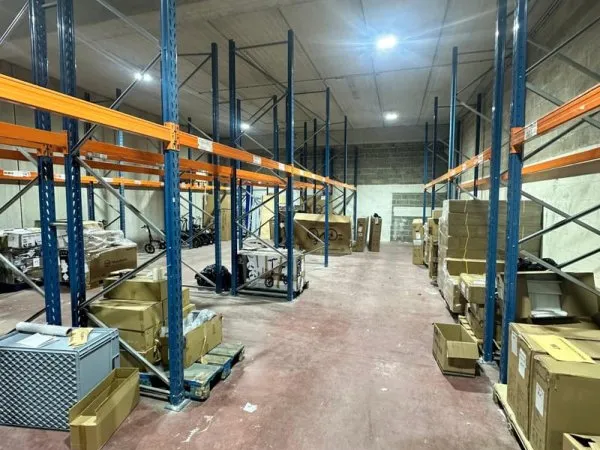 Location hangar 250 m2 avec bureaux