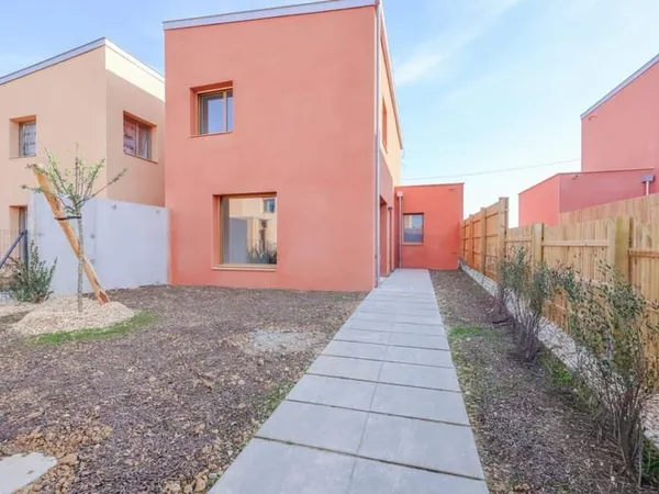 Maison T4 jardinet et garage