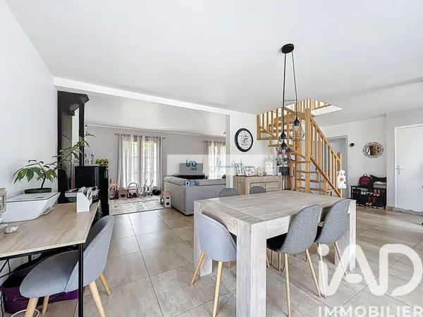 Maison 5 pièces 140 m²