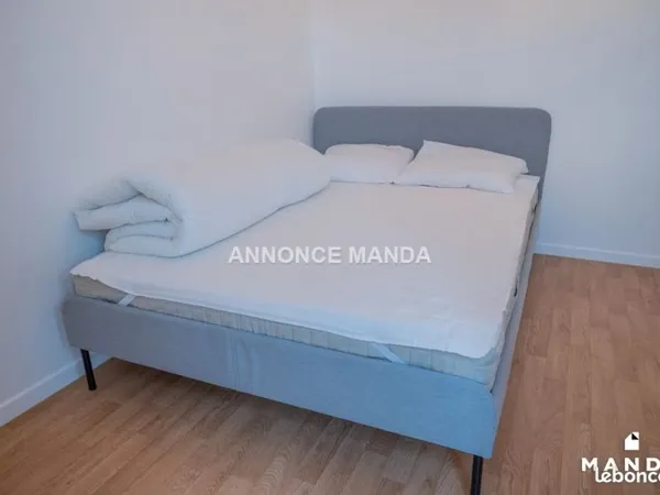 Chambre 5 pièces 11 m²