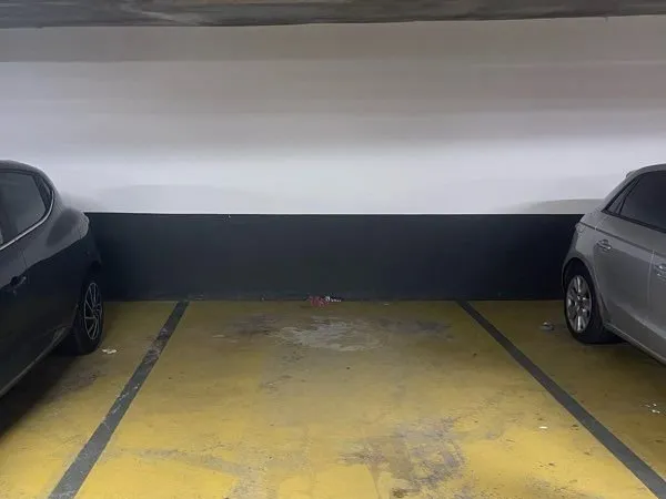 Place de parking souterrain
