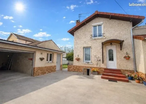 Maison 10 pièces 186 m²