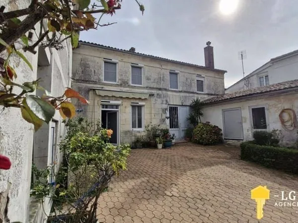 Maison 9 pièces 324 m²