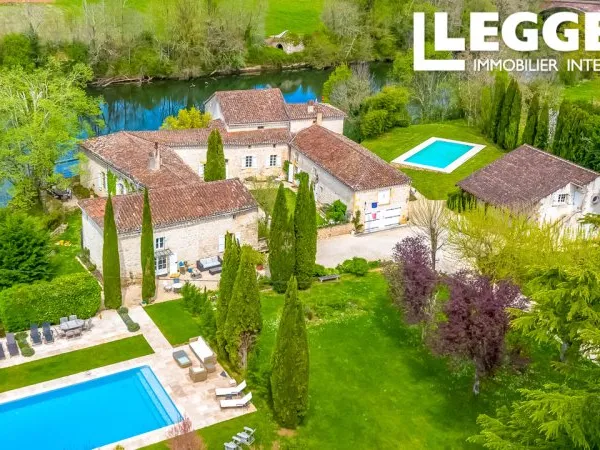 Maison 27 pièces 487 m²