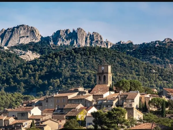 DERNIER TERRAIN A VENDRE 220m² EN EXCLUSIVITE A SAISIR