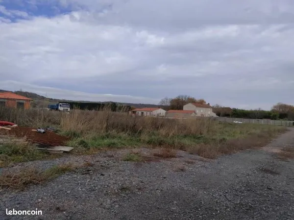 Terrain 605 m² Aigueperse