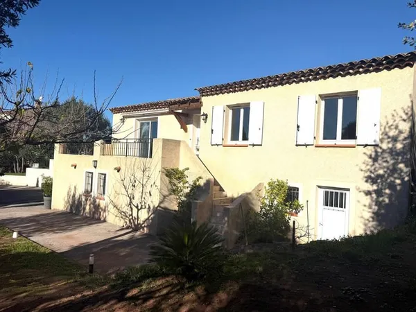 EXCLUSIVITE - PUGET SUR ARGENS - VILLA INDIVIDUELLE - PISCIN
