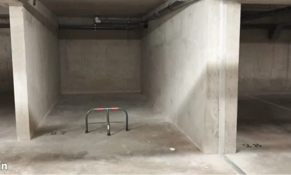 Place de parking sous terrain