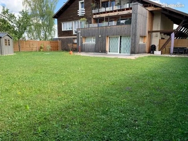 T4 avec terrasse et jardin privatif à DOUBS