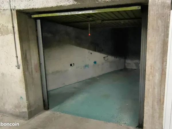 Box garage
