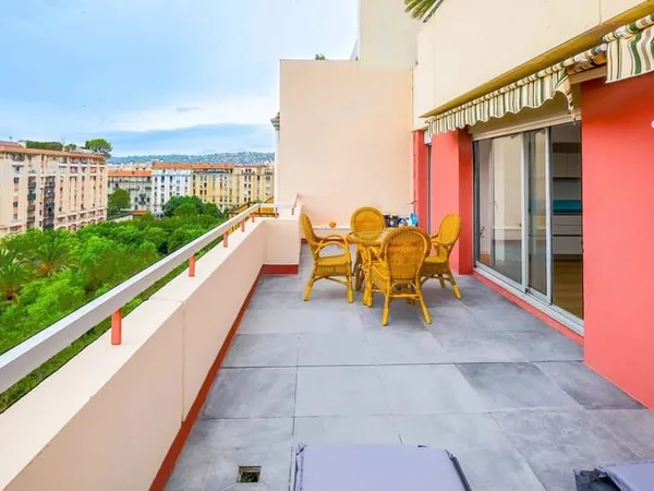 Nice le Port vente appartement 3 pièces terrasse vue panoramique
