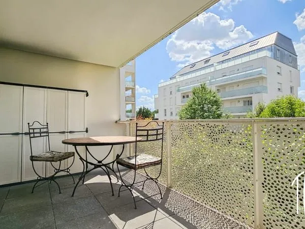 CHOISY LE ROI - APPARTEMENT 3 PIECES - TERRASSE - PROCHE COMMODITES