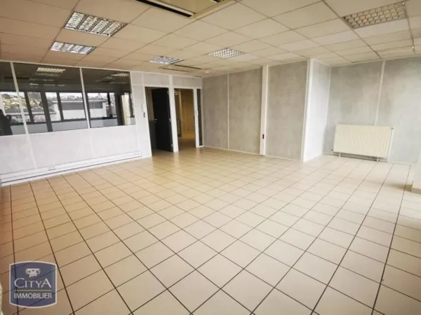 Location / Local commercial - 422 m²