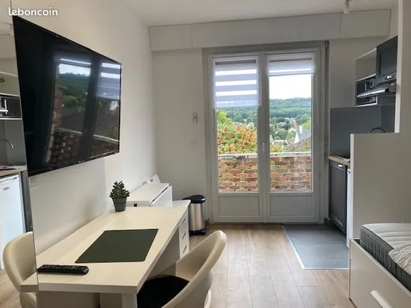 Loue studio meublé de 17m2