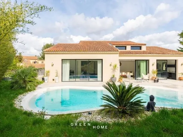 Maison 7 pièces 220 m²