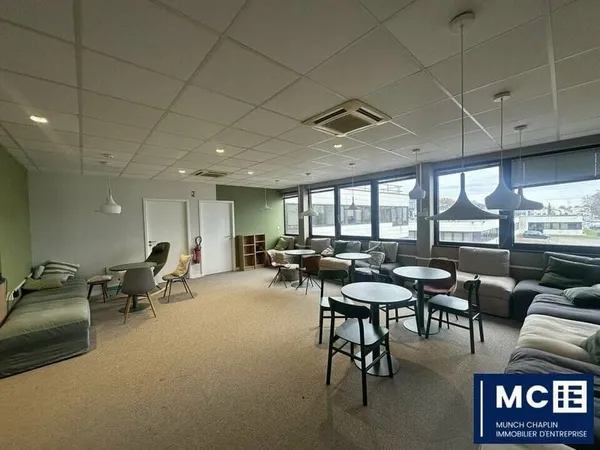 Bureaux 339 m²