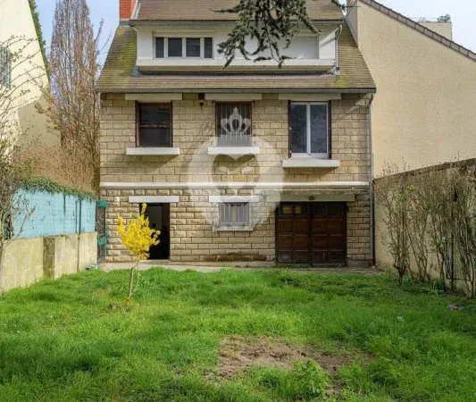 Maison familiale Champigny Mairie