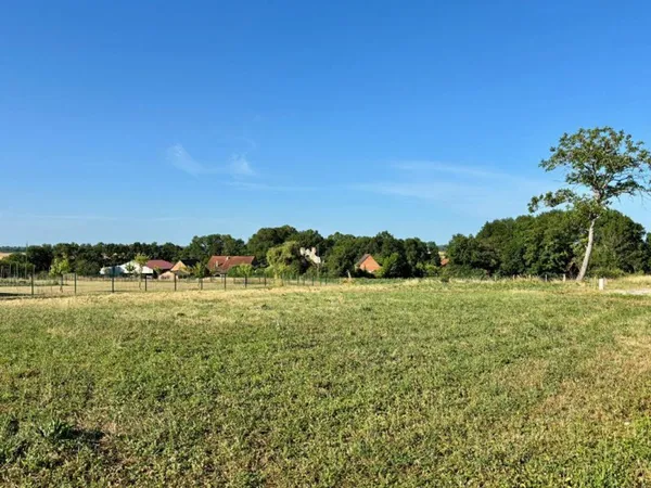 Terrain constructible Pourlans 773 m2
