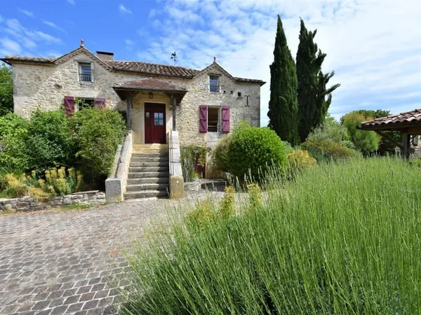Propriété de charme avec piscine et maison d'amis