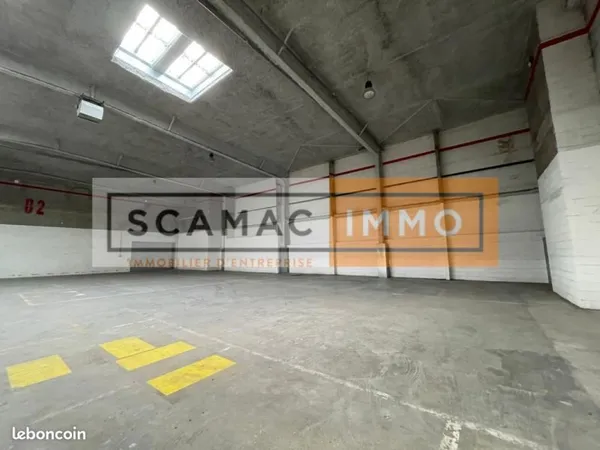 Local industriel 4 000 m²