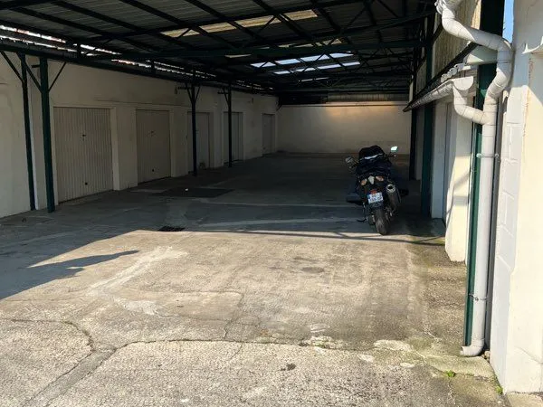 Loue garage fermé SOTTEVILLE LES ROUEN Place voltaire