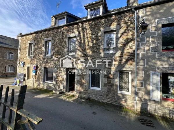 Maison de ville en pierre sur 3 niveaux