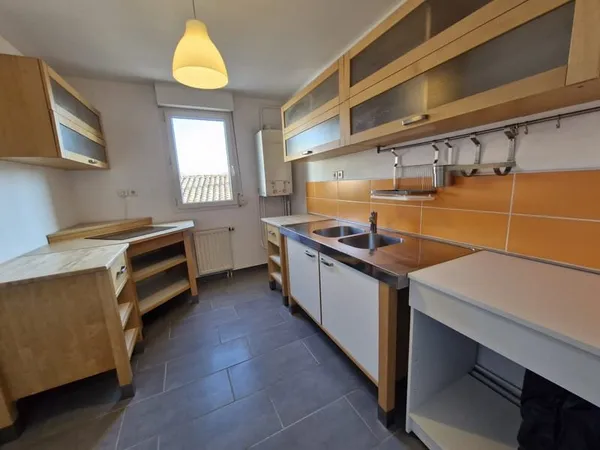 Bel appartement T3 de 70 m², balcon et garage