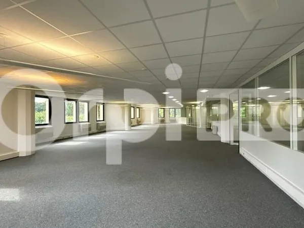Bureaux 725 m²