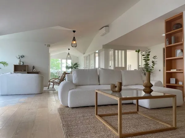 Appartement 4 pièces 197 m²