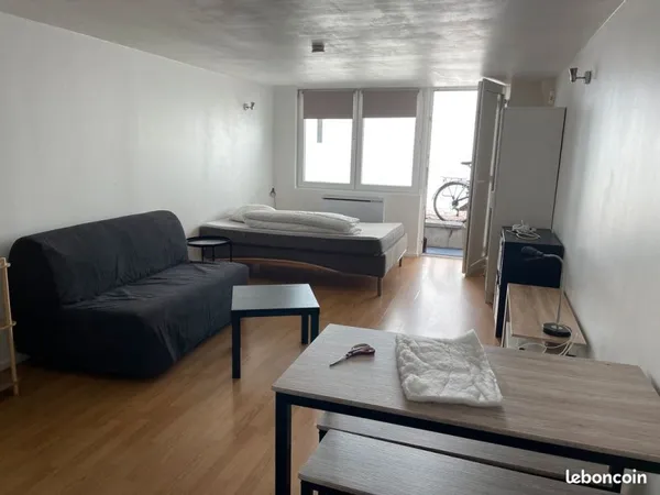 Loue studio meublé
