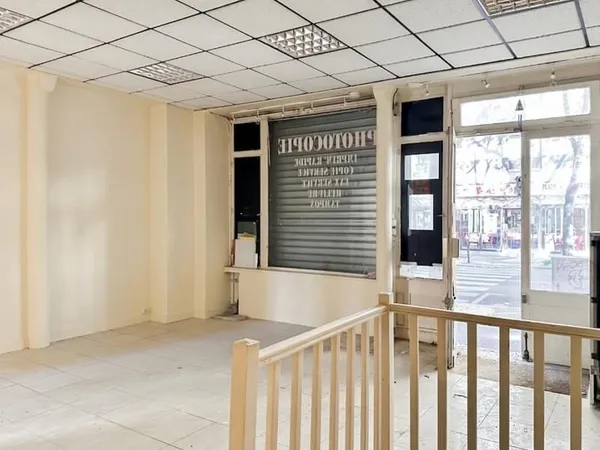 À deux pas de Guy Môquet, boutique double exposition