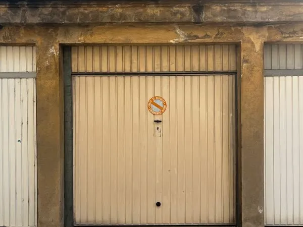 Garage pour citadine ou stockage (cité judiciaire/ place de la république)