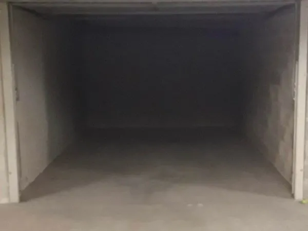 Garage à louer en sous sol