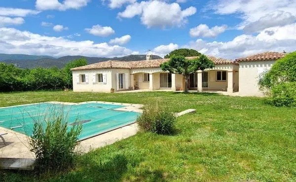 Maison de plain-pied 5 pièces 130 m²