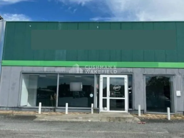 Local commercial 400 m²