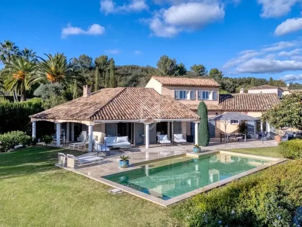 Villa 6 pièces 212 m²