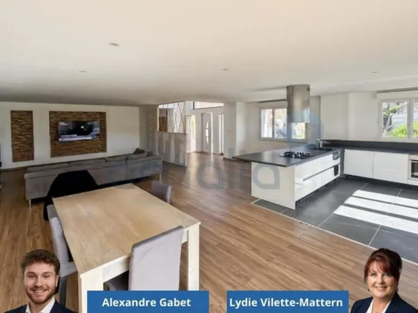 Maison 8 pièces 255 m²