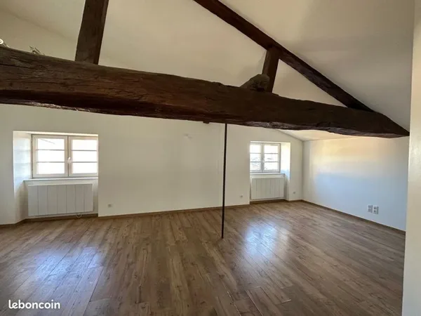 Appartement 3 pièces - 61 m² (68 m² au sol) - Dernier étage - Hôtel particulier - Vue dégagée