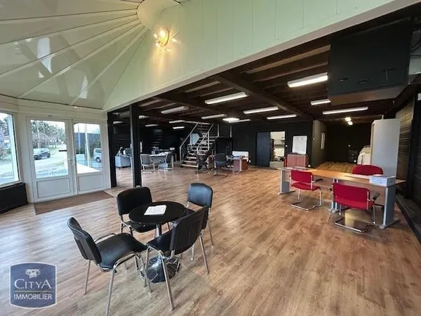Local commercial 300 m²