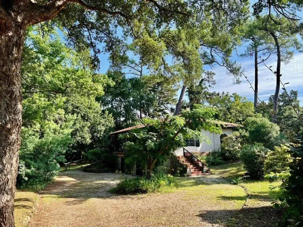 Villa 6 pièces 300 m²