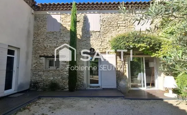 Mas en pierre, 7 pièces 180 m2, avec piscine
