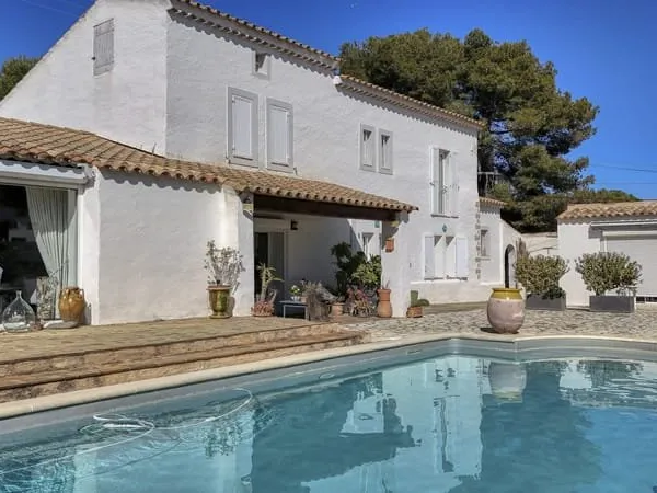 BANDOL - PROPRIÉTÉ SUR LES HAUTEURS